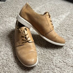 Women’s Leather Oxfords